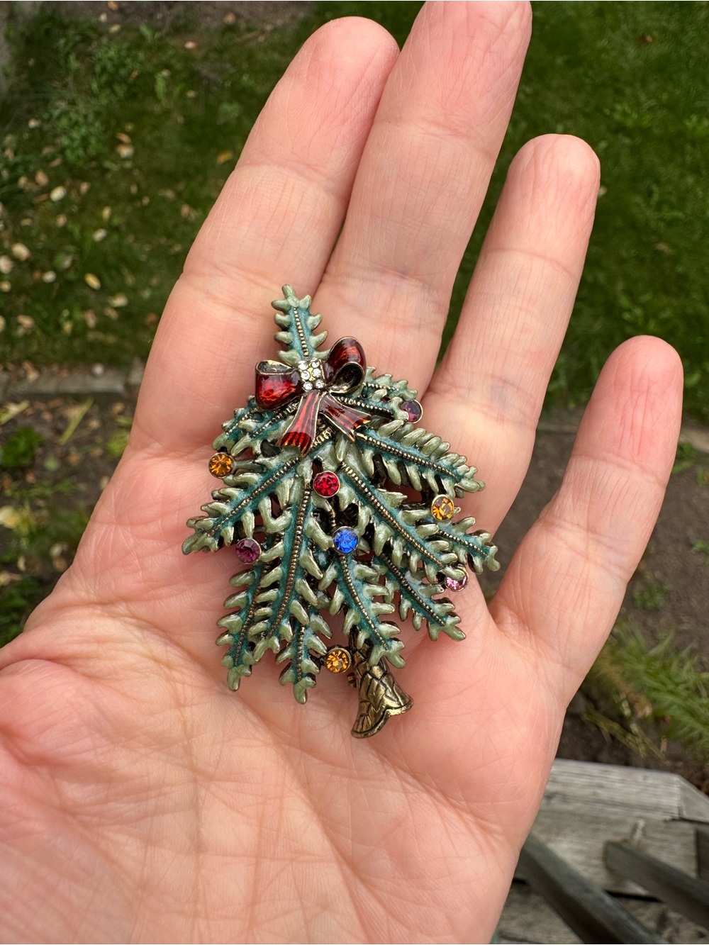 Avon 1st Annual 2004 Christmas Tree Brooch Multicolour Rhinestones Green Enamel
